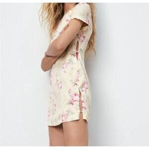 NWT Zara Mini Dress Womens Medium Satin Effect Side Cutouts Floral Yellow Shift